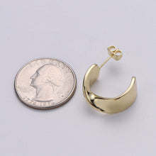 Load image into Gallery viewer, Twisted Fancy Gold Hoop Earrings Q248
