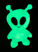 Load image into Gallery viewer, Alex Alien Glow-in-the-Dark Warm Pal
