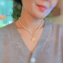 Load image into Gallery viewer, Molten Star Pearl Chain Necklace
