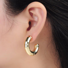 Load image into Gallery viewer, 30mm Lightweight  Hoop Earrings in Silver
