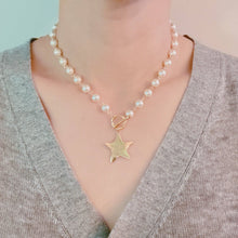 Load image into Gallery viewer, Molten Star Pearl Chain Necklace
